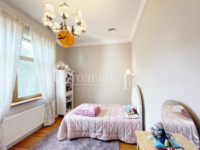 Rent a stylish fashion house for a family in Chabany, 5 km from Kyiv - Stolny Grad photo 10