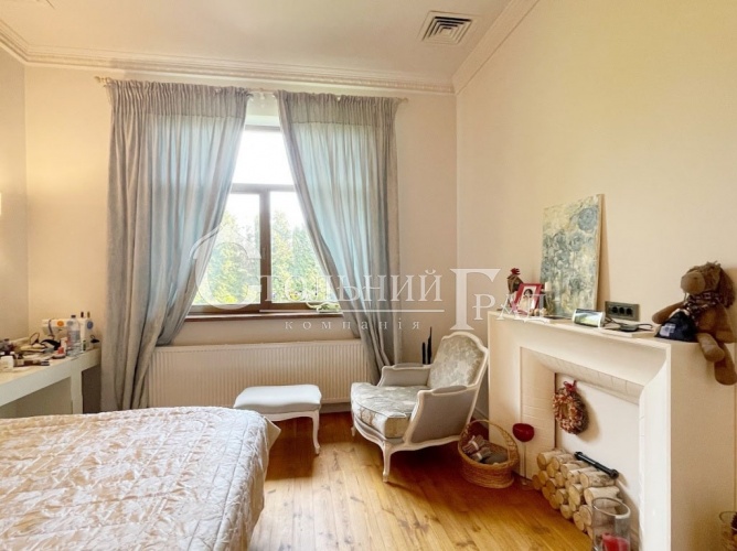 Rent a stylish fashion house for a family in Chabany, 5 km from Kyiv - Stolny Grad photo 11