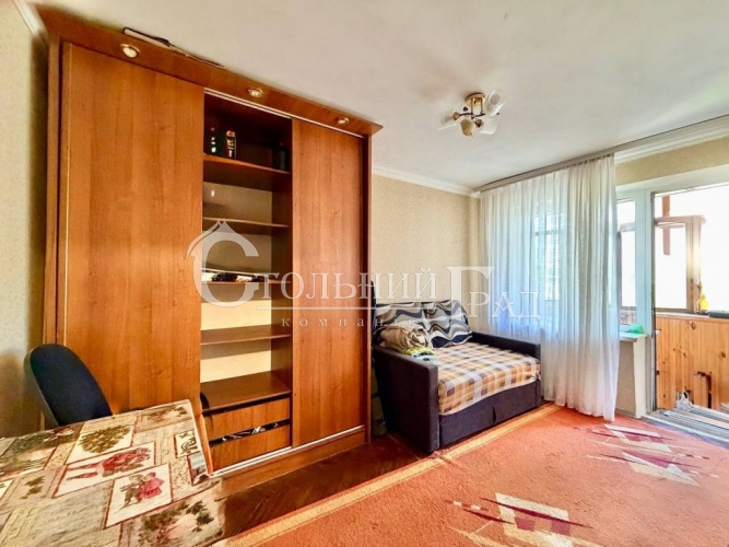 Two-room flat with en-suite bathroom for sale in a family-style residence in Kyiv – Stolny Grad Estate Agency photo 1