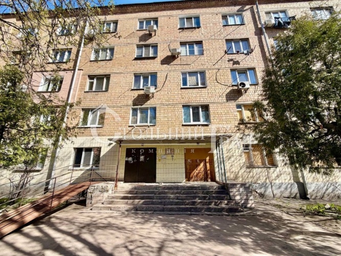Two-room flat with en-suite bathroom for sale in a family-style residence in Kyiv – Stolny Grad Estate Agency photo 2