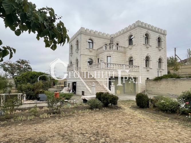 Villa for sale on the shore of the Khadzhibeyevsky Estuary - Stolny Grad Real Estate Agency photo 2